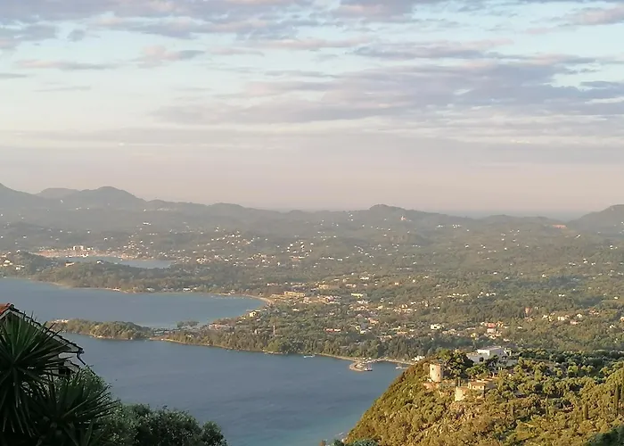 Lorantina Luxury Sea View House With Starlink Wifi Near Barbati & Ipsos Country house *