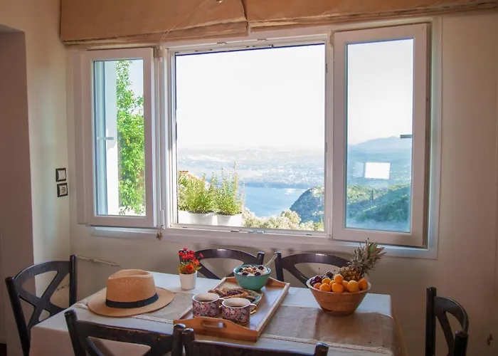 Εξοχικό σπίτι Lorantina Luxury Sea View House With Starlink Wifi Near Barbati & Ipsos
