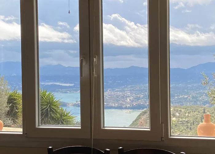 Lorantina Luxury Sea View House With Starlink Wifi Near Barbati & Ipsos Εξοχικό σπίτι *