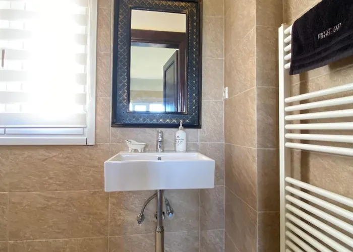 Εξοχικό σπίτι Lorantina Luxury Sea View House With Starlink Wifi Near Barbati & Ipsos Σπαρτύλας